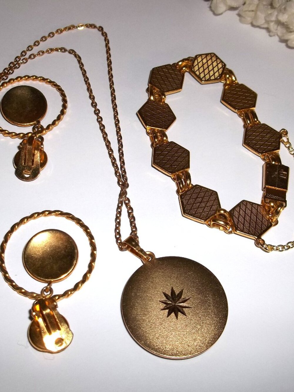 Vintage Damascene Costume Jewelry Set Japanese Style Gold Black Bird Flower D548 - Picture 6 of 8